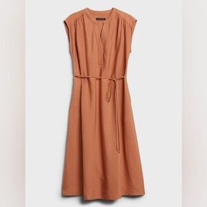 S Banana Republic crepe midi dress